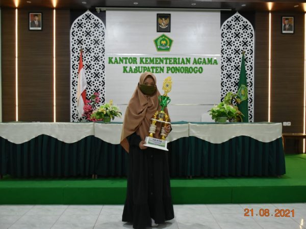 Prestasi Mahasiswa Cabang Lomba Karya Ilmiah