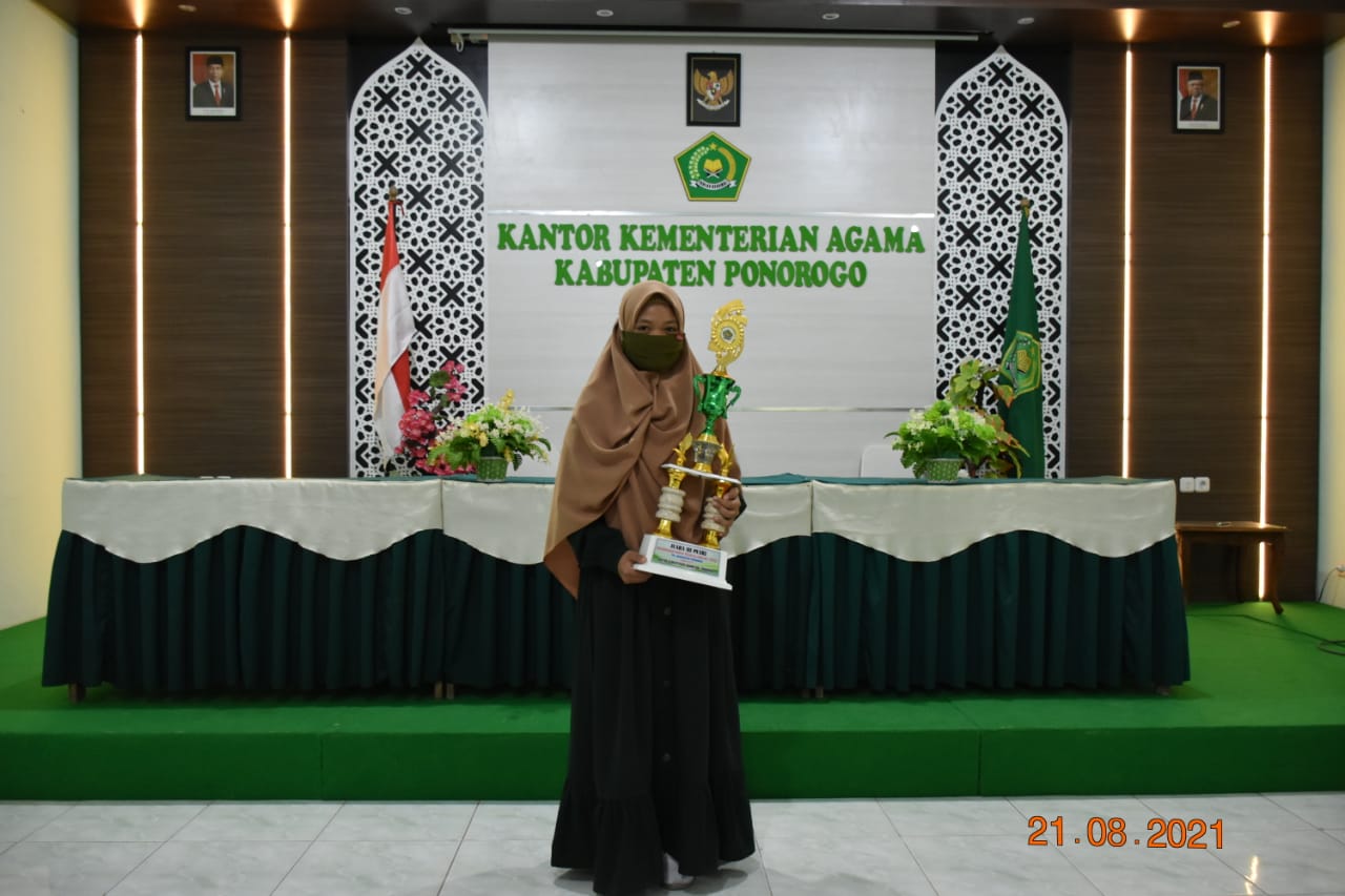 Prestasi Mahasiswa Cabang Lomba Karya Ilmiah Prestasi Mahasiswa Cabang Lomba Karya Ilmiah