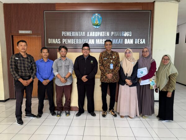 MOU FAKULTAS SYARIAH IAIRM NGABAR DENGAN DINAS PEMBERDAYAAN MASYARAKAT DESA (PMD)